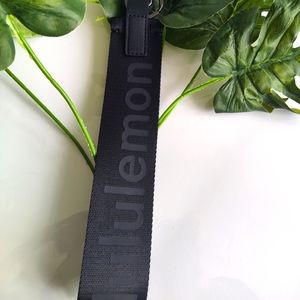 NWT Lululemon Never Lost Keychain